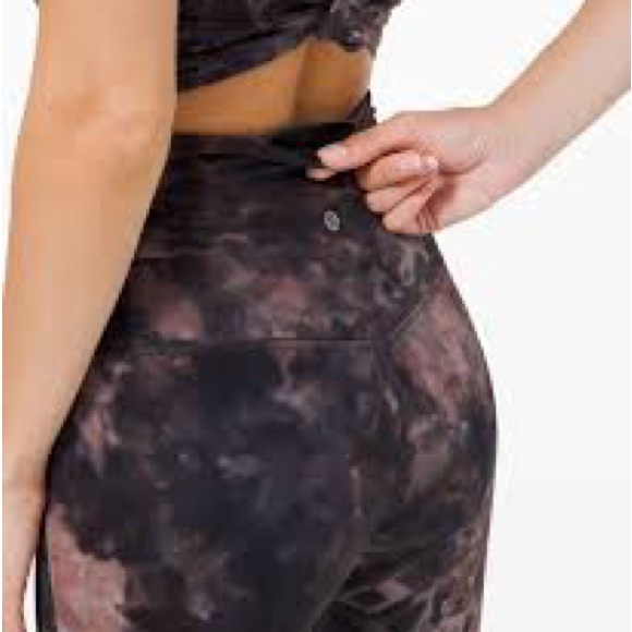 Lululemon Unlimit High-Rise Crop 23" *Keyhole
Diamond dye graphite grey pink - Picture 3 of 9